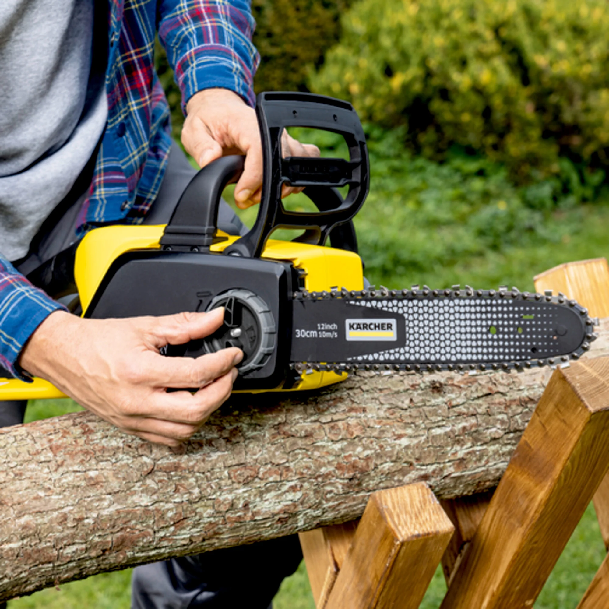 Аккумуляторная цепная пила CNS 18-30 Battery: Натяжение цепи без применения инструментов